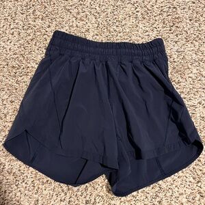 lululemon track that mid rise short 5” - true navy
